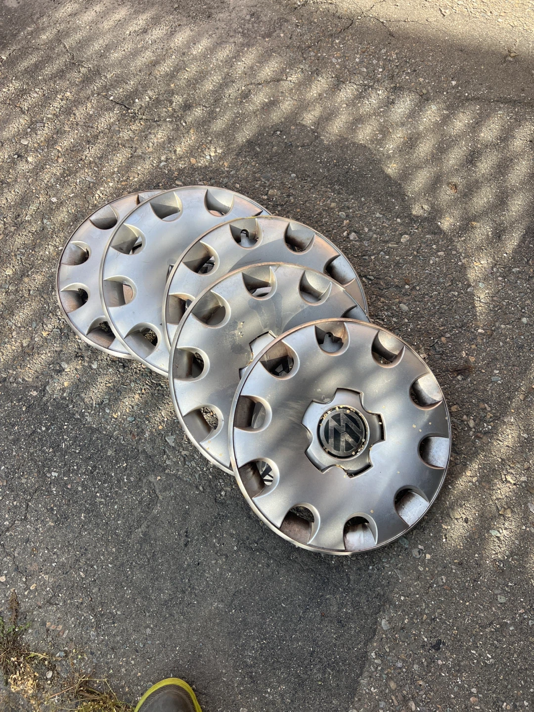 Volkswagen Jetta Hubcaps / Wheel Covers – Set of 5