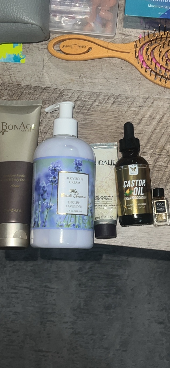Set of 5 skincare and body care items