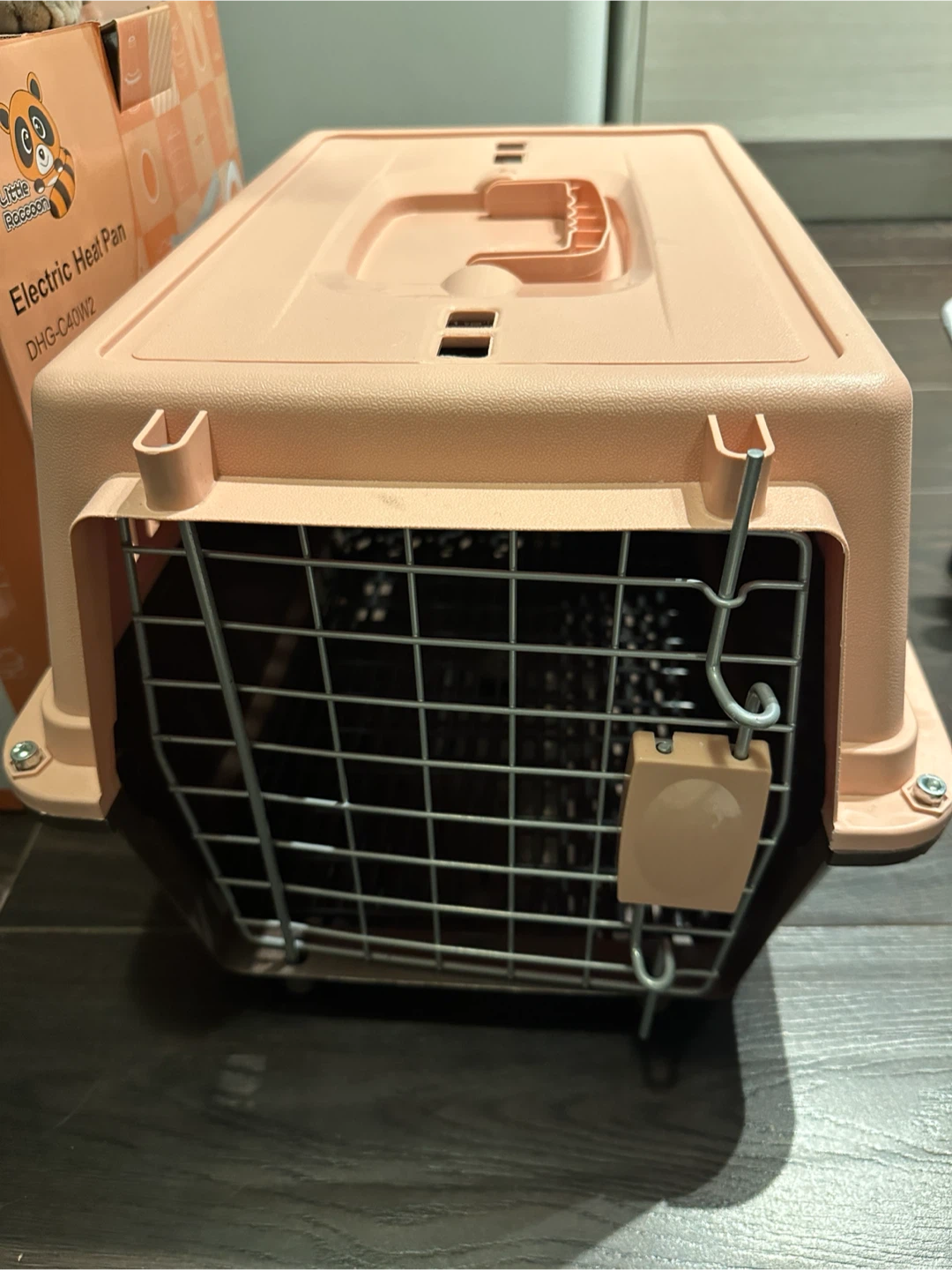 Plastic Pet Carrier with Metal Door