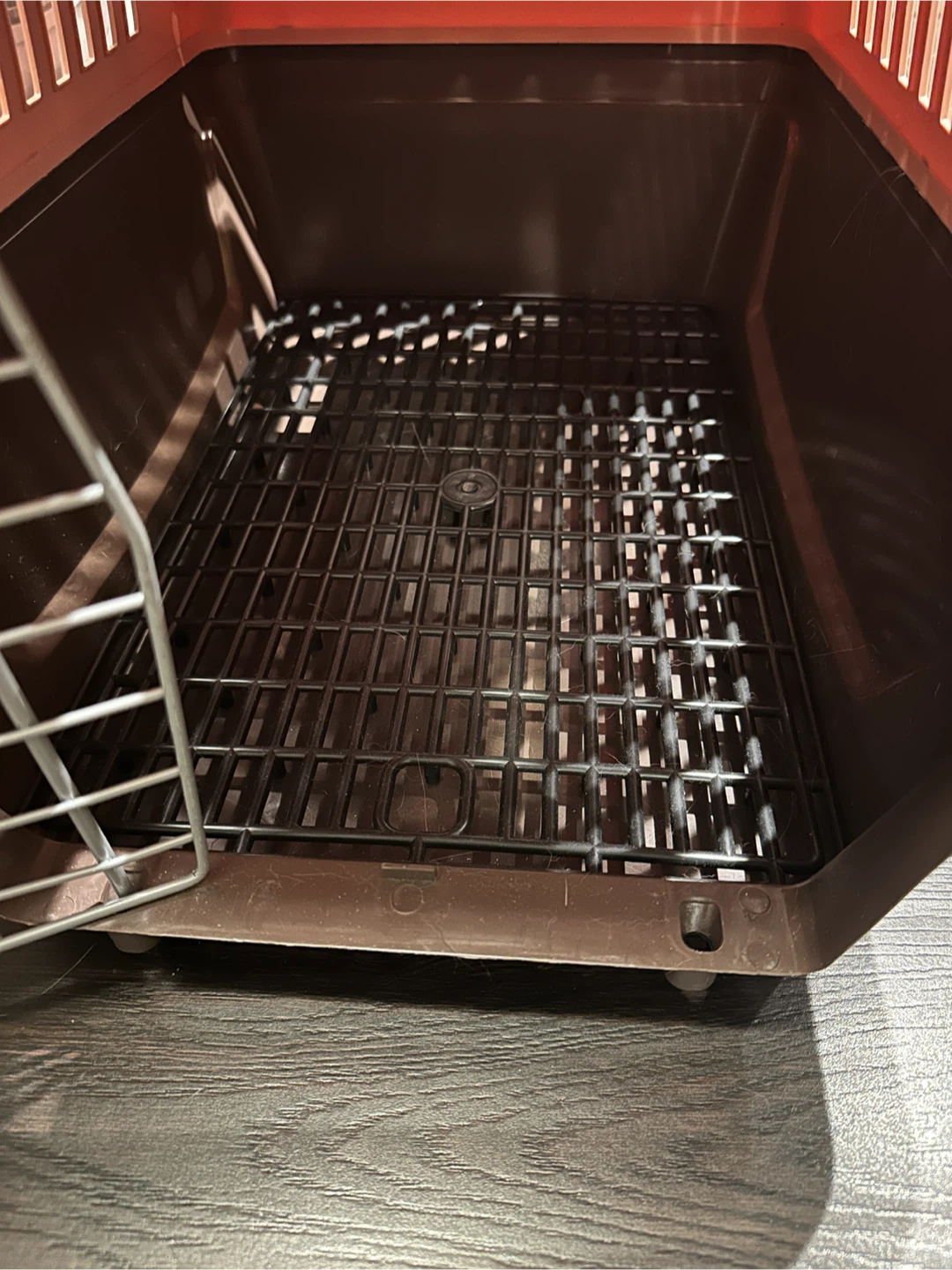 Plastic Pet Carrier with Metal Door - photo 2