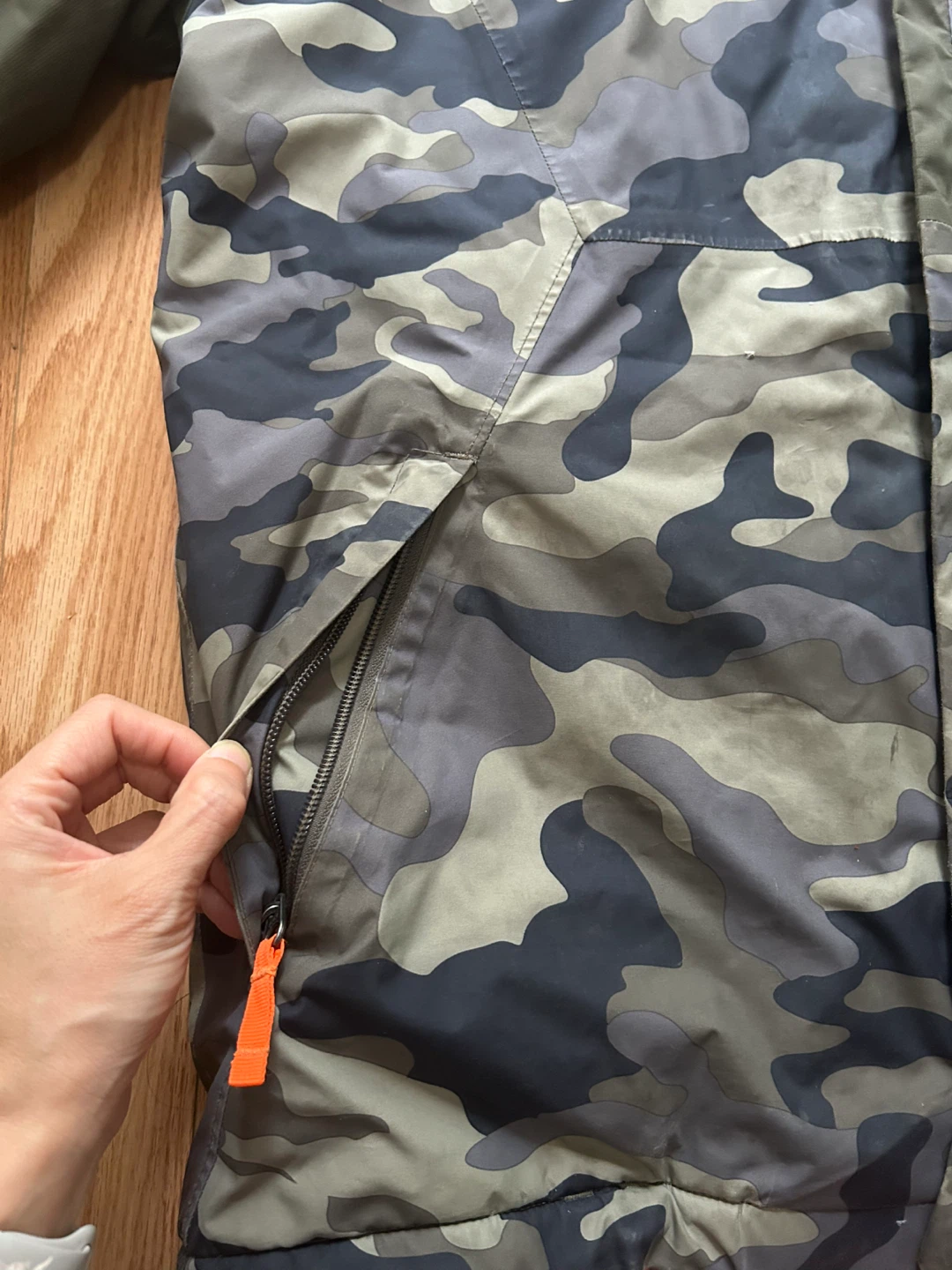 The North Face Camo Jacket Youth Size 16Y - photo 3