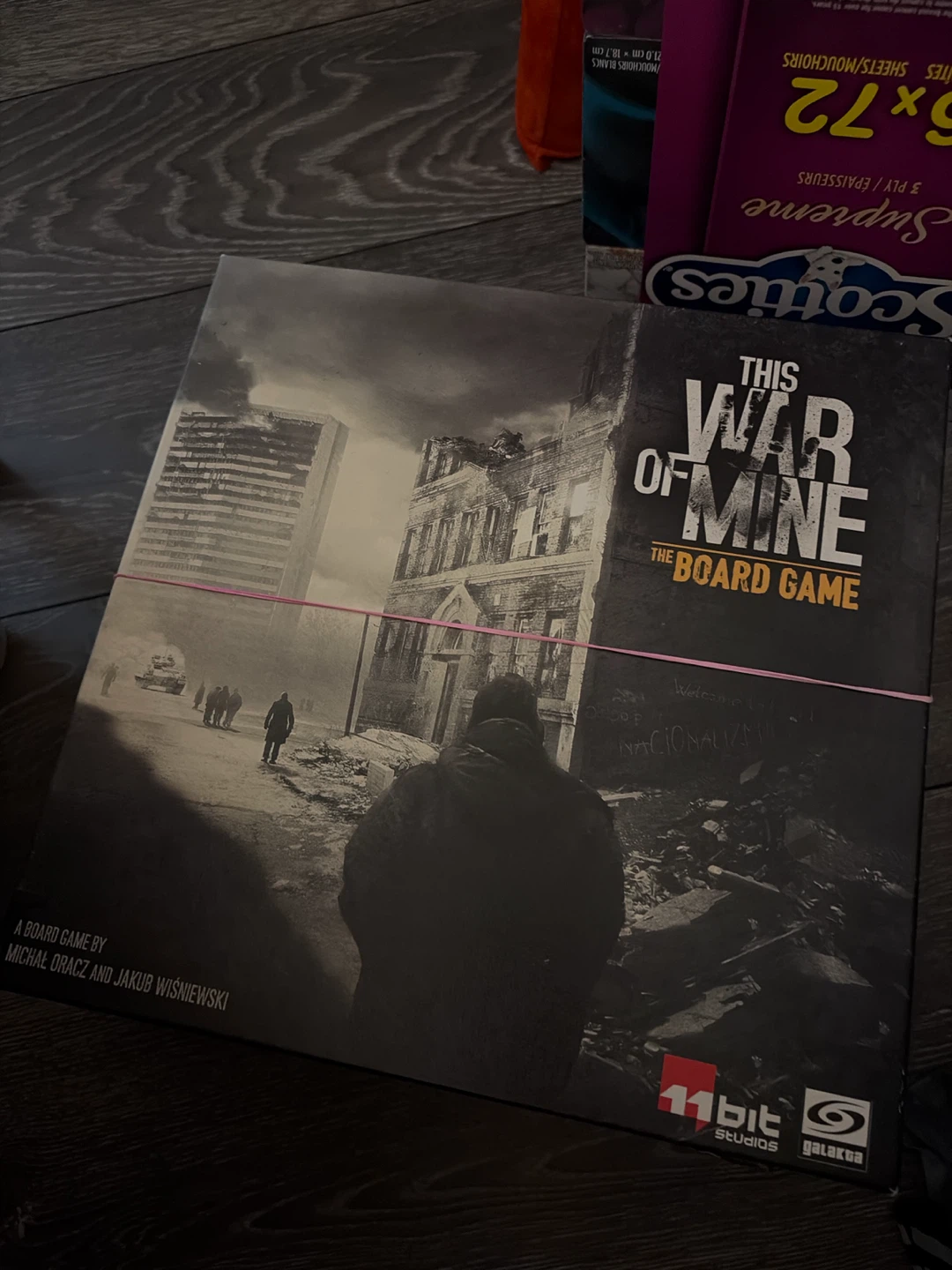 This War of Mine: The Board Game (Punched)