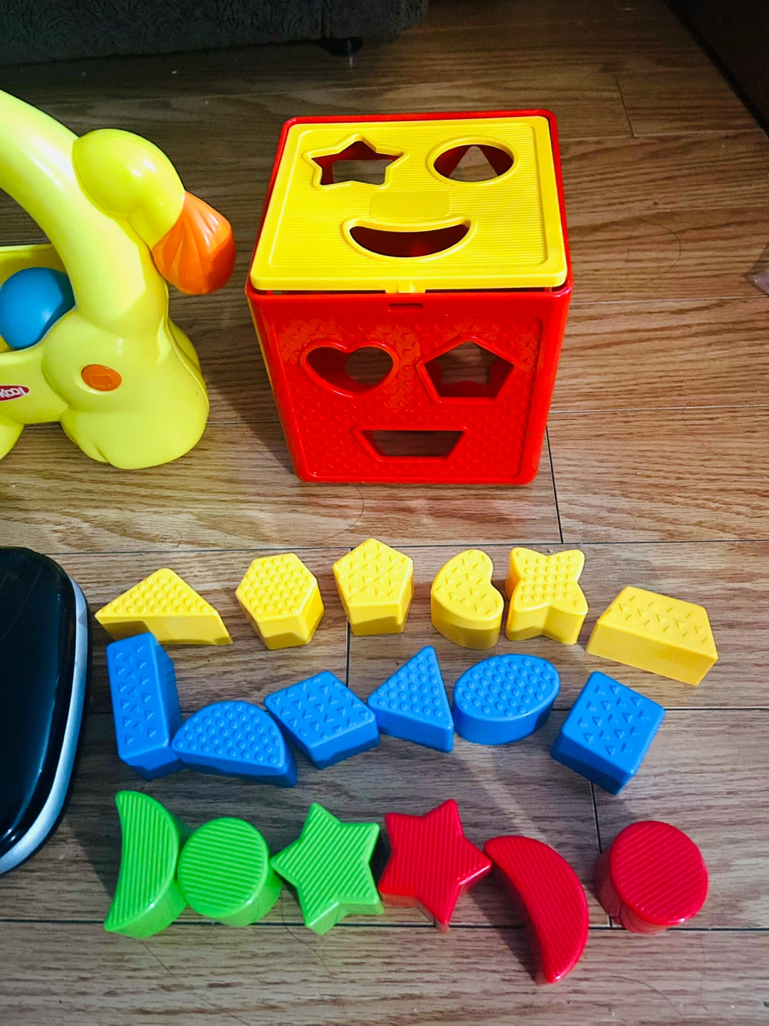 VTech Laptop, Playskool Lion Toy, and Shape Sorter Set - photo 4