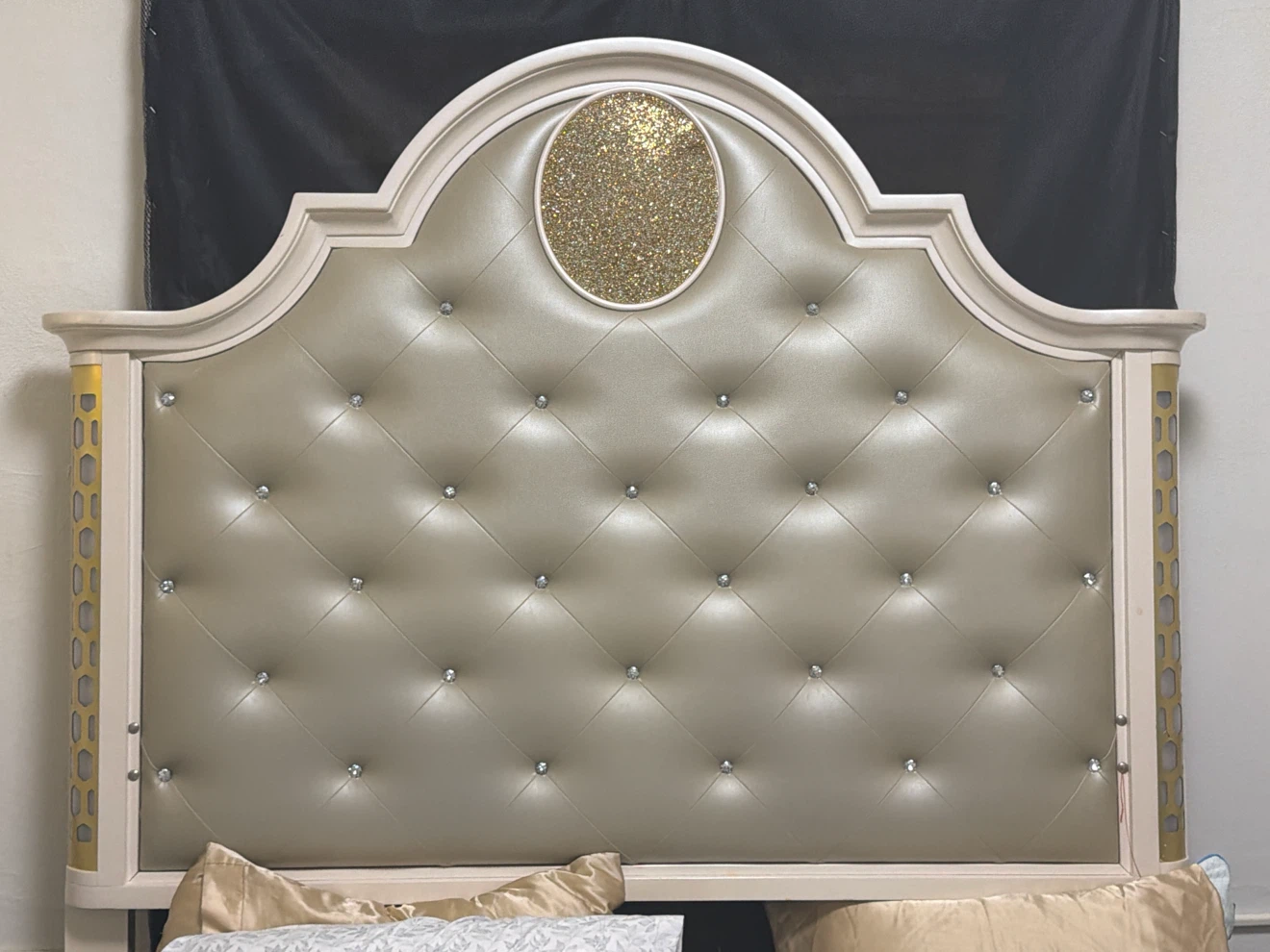Tufted Queen Size Headboard