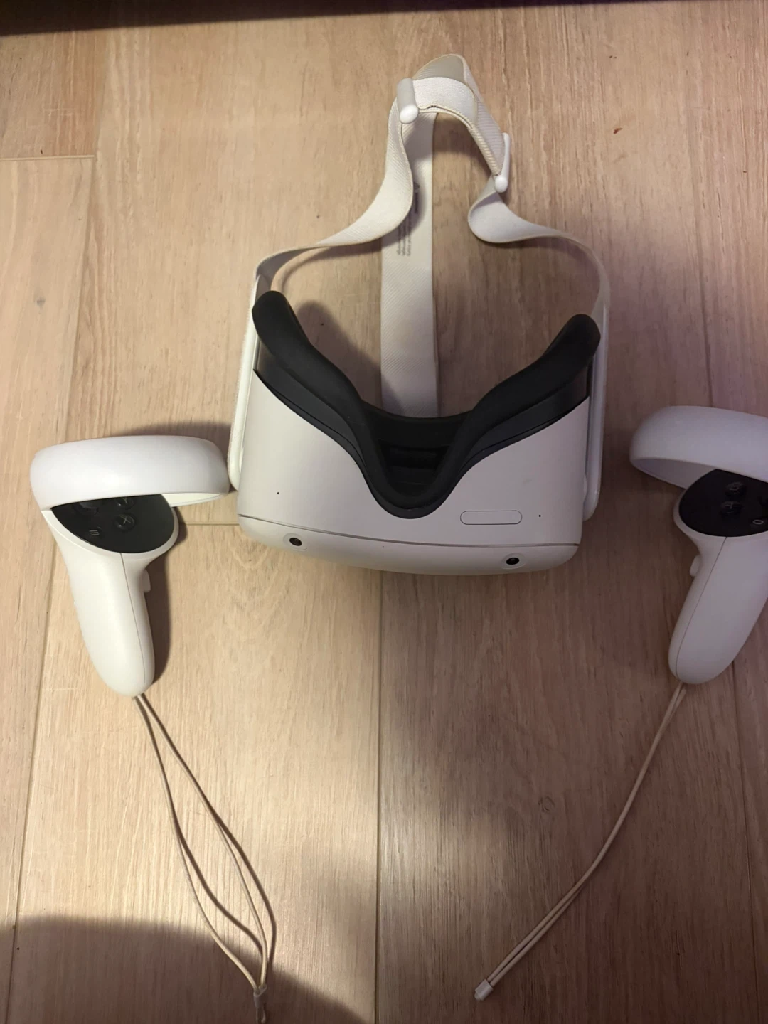 Meta Quest 2 VR Headset - photo 2