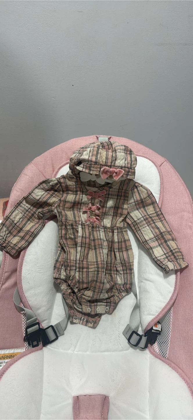 Ropita de bebé. Seminueva  a buen precio lo de 3-6 meses