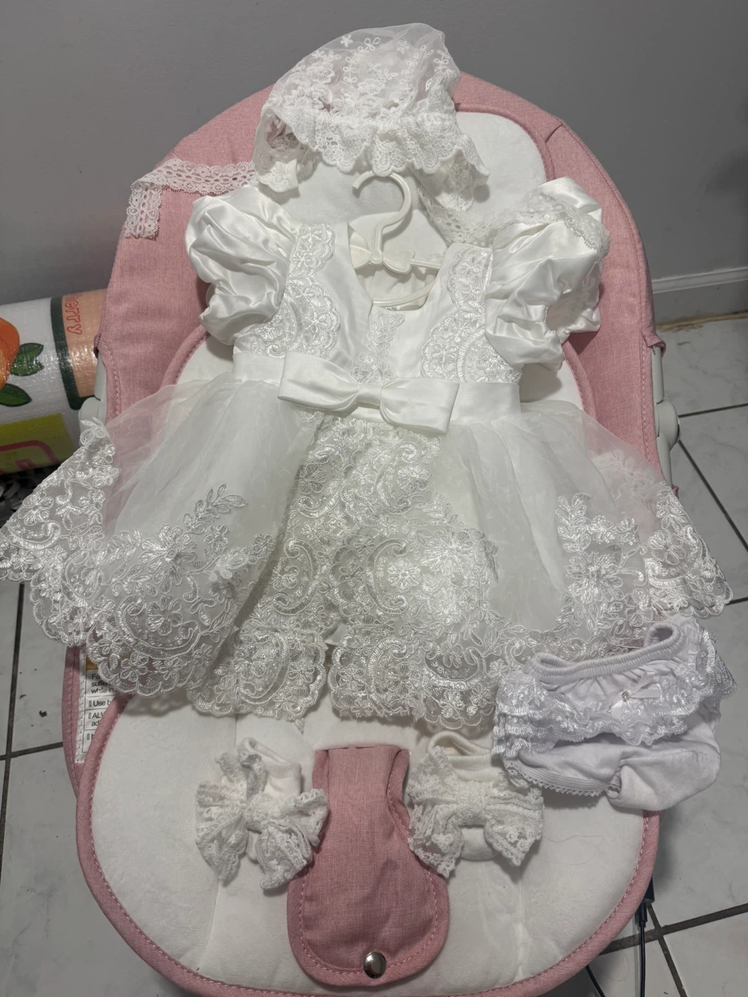 Vestido religioso talla 3-6 meses incluye medias gorro  interior - photo 2
