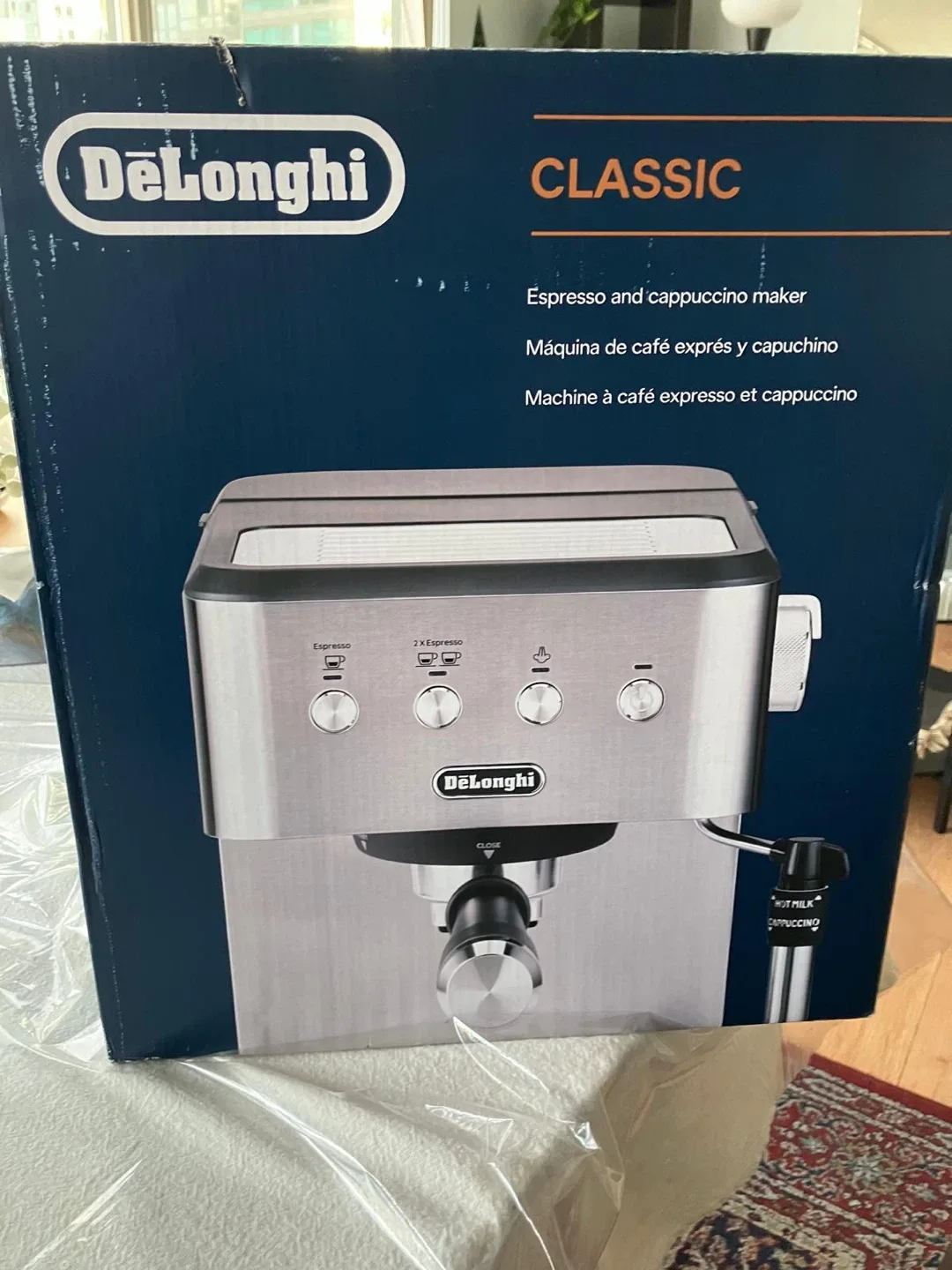 DeLonghi Classic Espresso and Cappuccino Maker