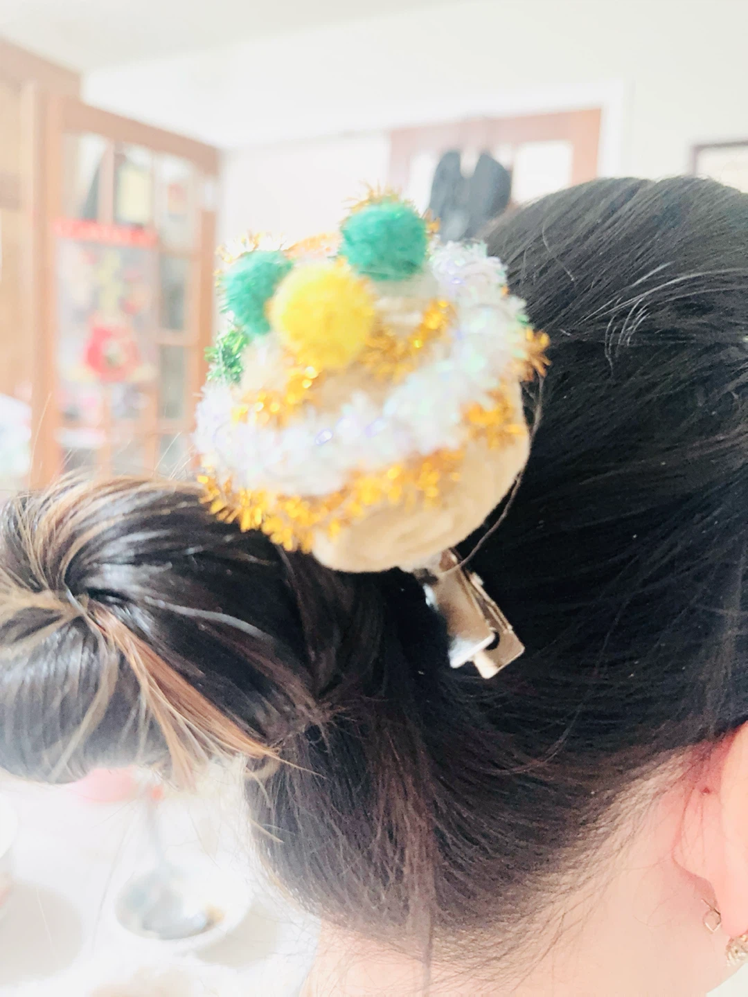 Festive decorative hair clip