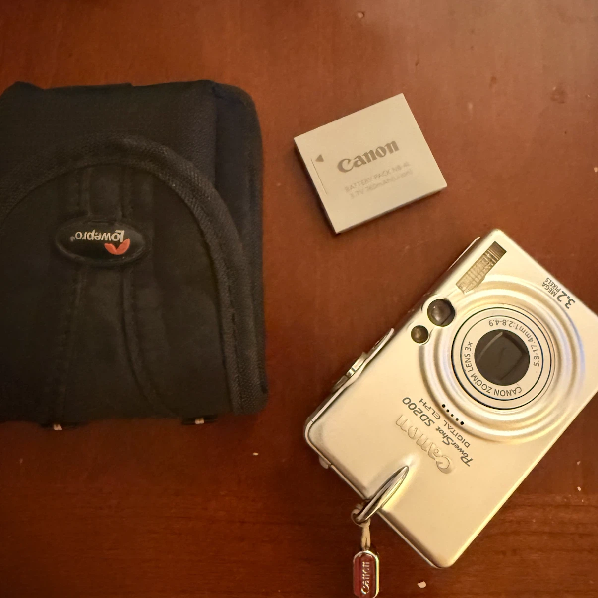 Canon PowerShot SD200 Digital ELPH Camera