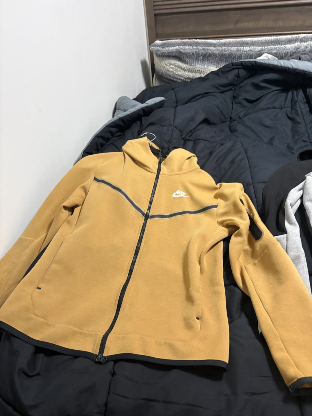 Men’s hoodies