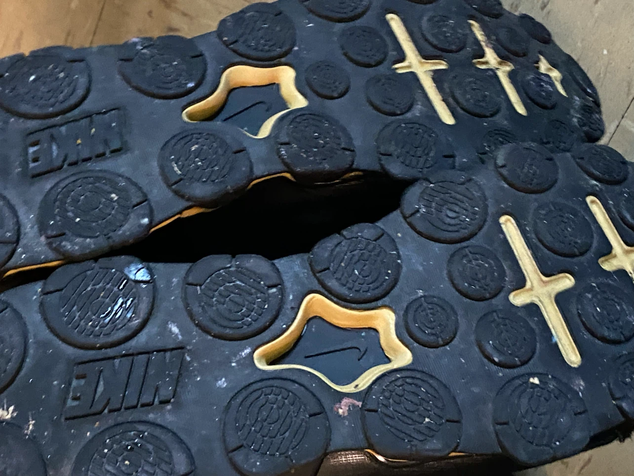Nike Training Black and Gold Sneakers - photo 4