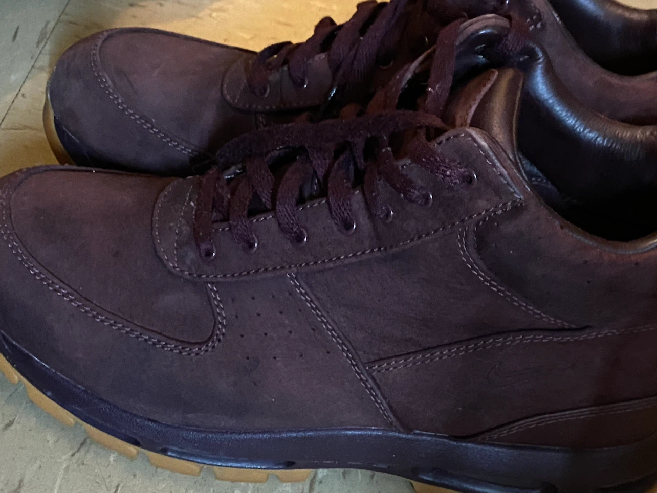 Nike ACG burgundy Suede boots - photo 2