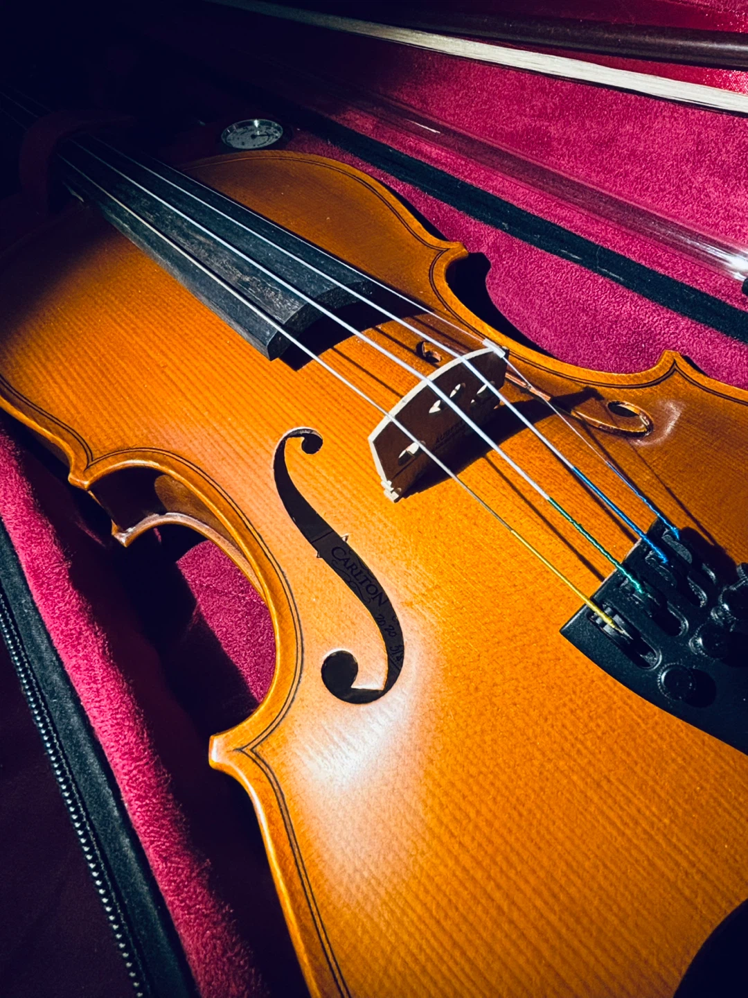 Carlton CVN100 4/4 Violin + Suzuki Vol 1-3 & More - photo 3