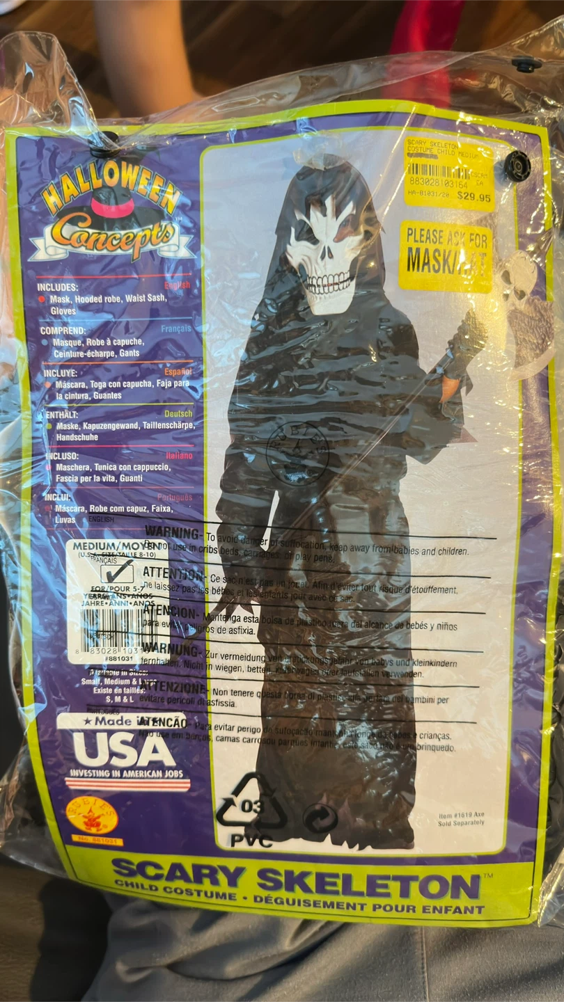 Selection of Childrens Halloween Costumes - photo 2