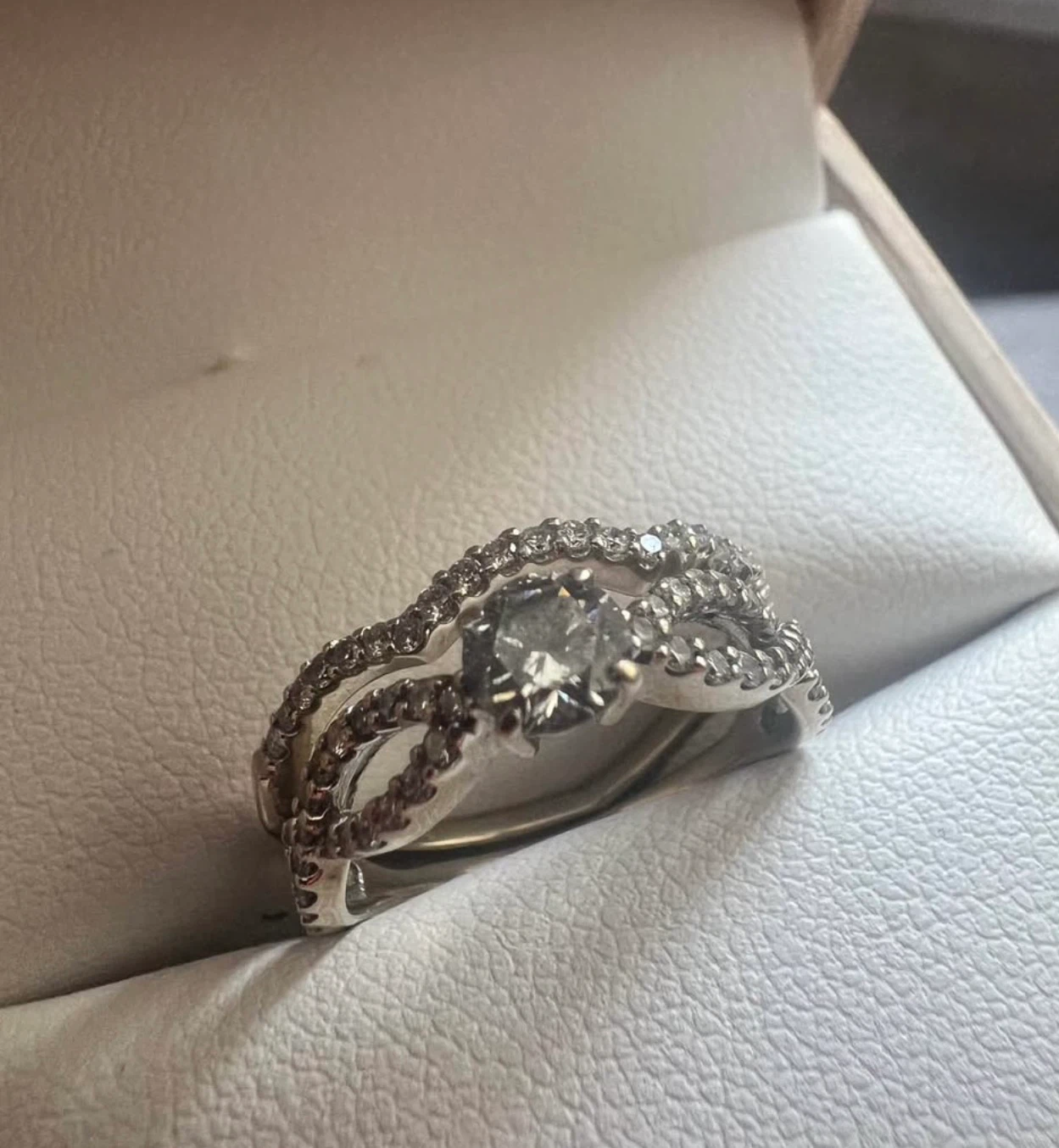 14KT White Gold Canadian Diamond Ring Set - photo 2
