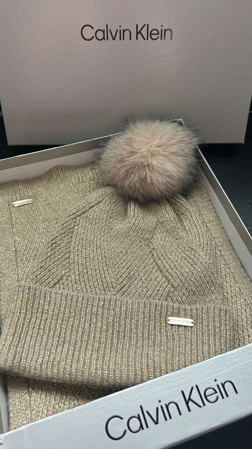 Calvin Klein Hat & Scarf Set. Women &  Girls, NEW