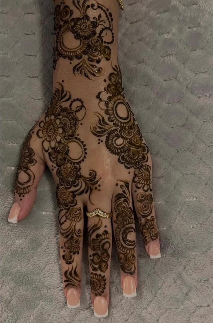 Professional Henna Service