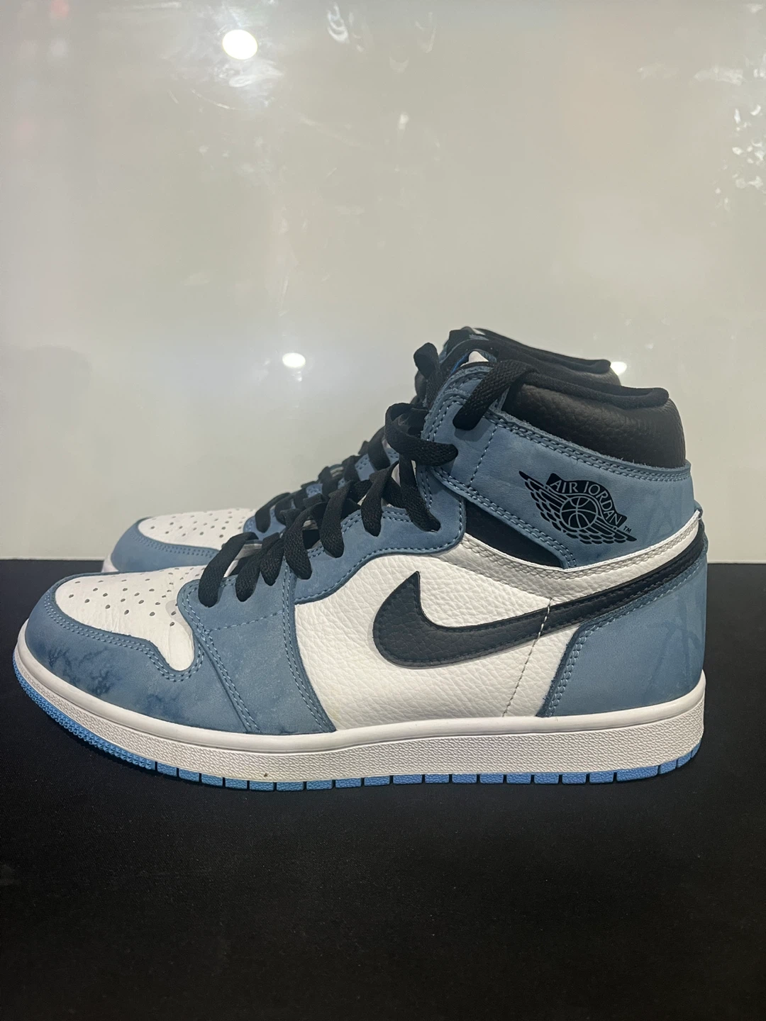 Nike Air Jordan 1 High OG University Blue – Men’s 9.5 - photo 3
