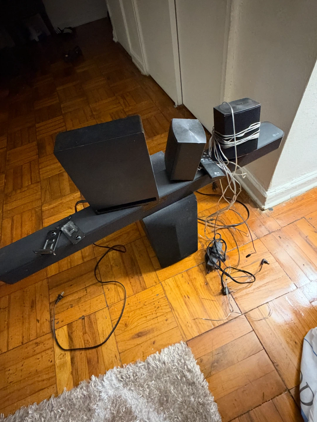 LG Soundbar System with Subwoofer and Speakers - photo 4