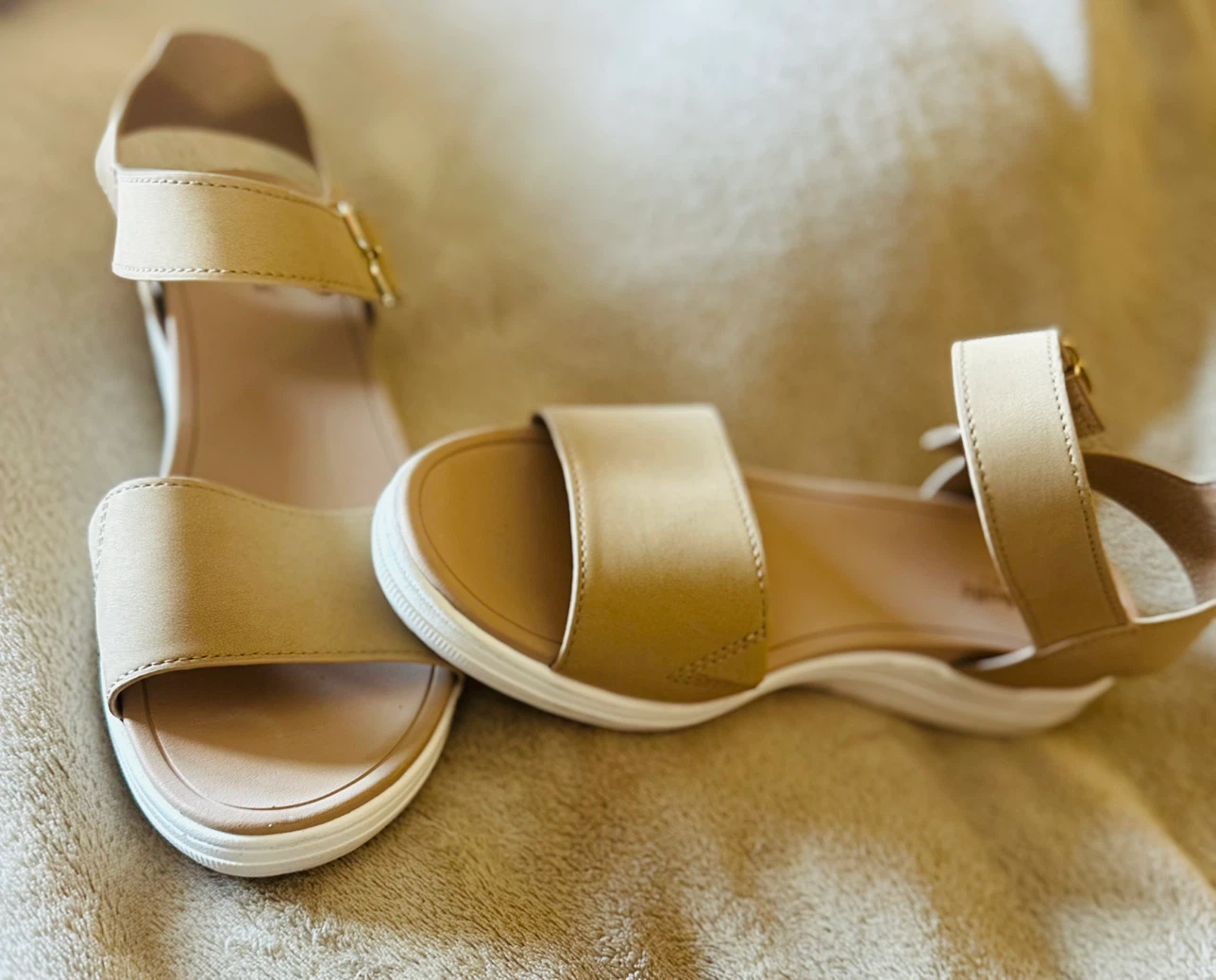 Dr. Scholl's Time Off Sky Sandals Tan Size 8.5M