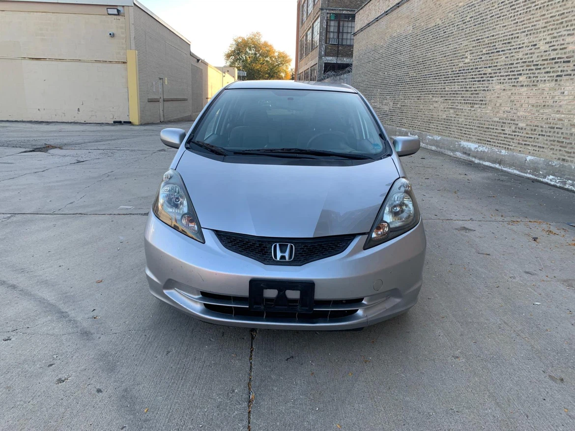 2013 Silver Honda Fit hatchback con 177 mil millas - photo 3