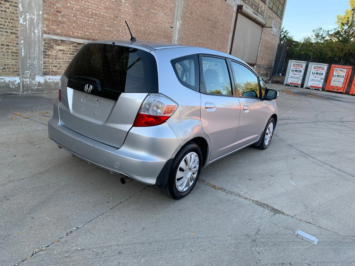 2013 Silver Honda Fit hatchback con 177 mil millas - photo 5