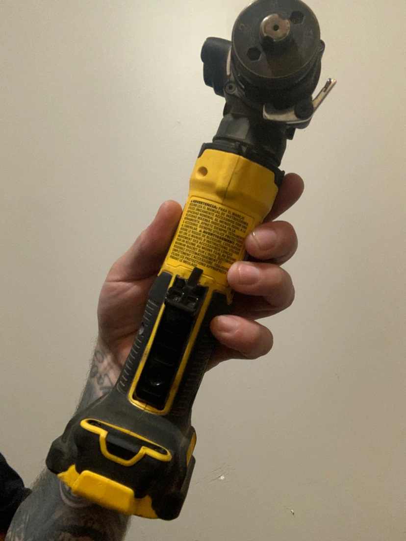 DEWALT 20V Max Brushless Oscillating Tool - photo 2