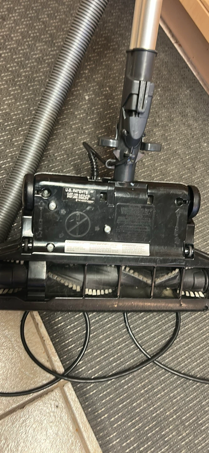 Hoover WindTunnel Canister Vacuum - photo 5