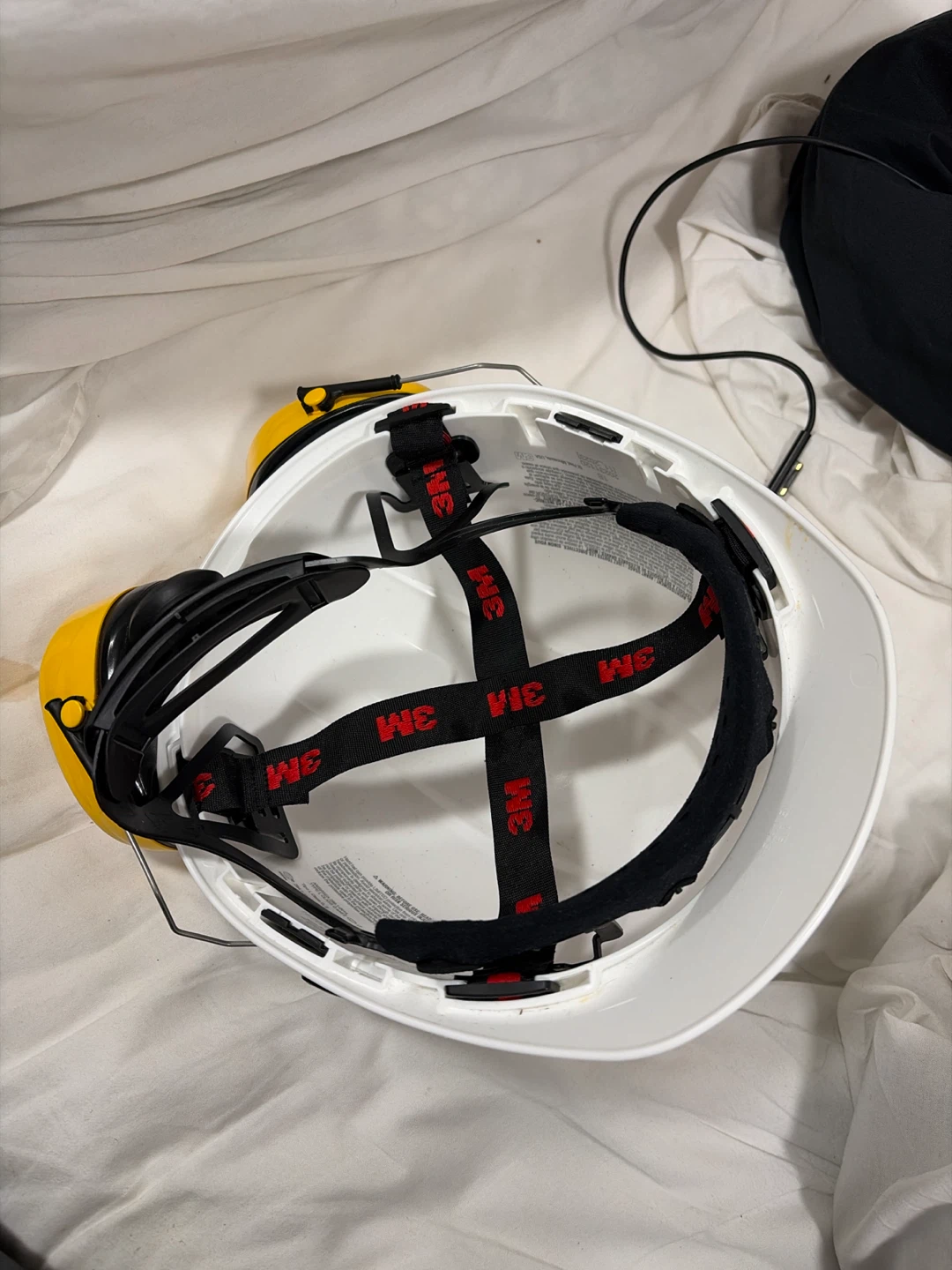 BNIB 3M Peltor Hard Hat with Optime 98 Earmuffs - photo 2