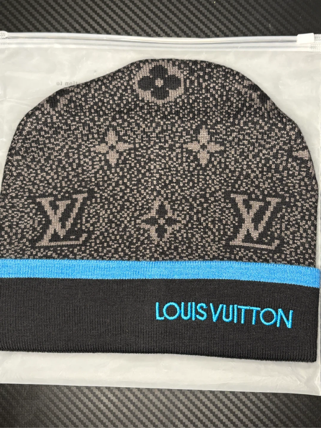 Louis Vuitton Monogram Beanie - photo 2