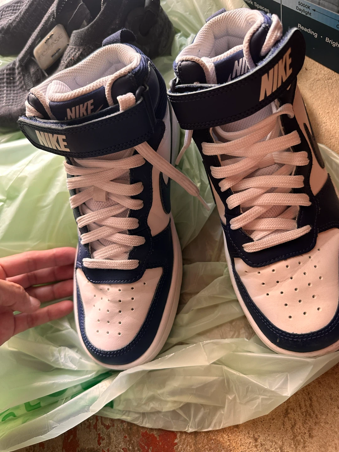 Nike Court Borough Mid 2 Shoes Youth Size 5Y - photo 3