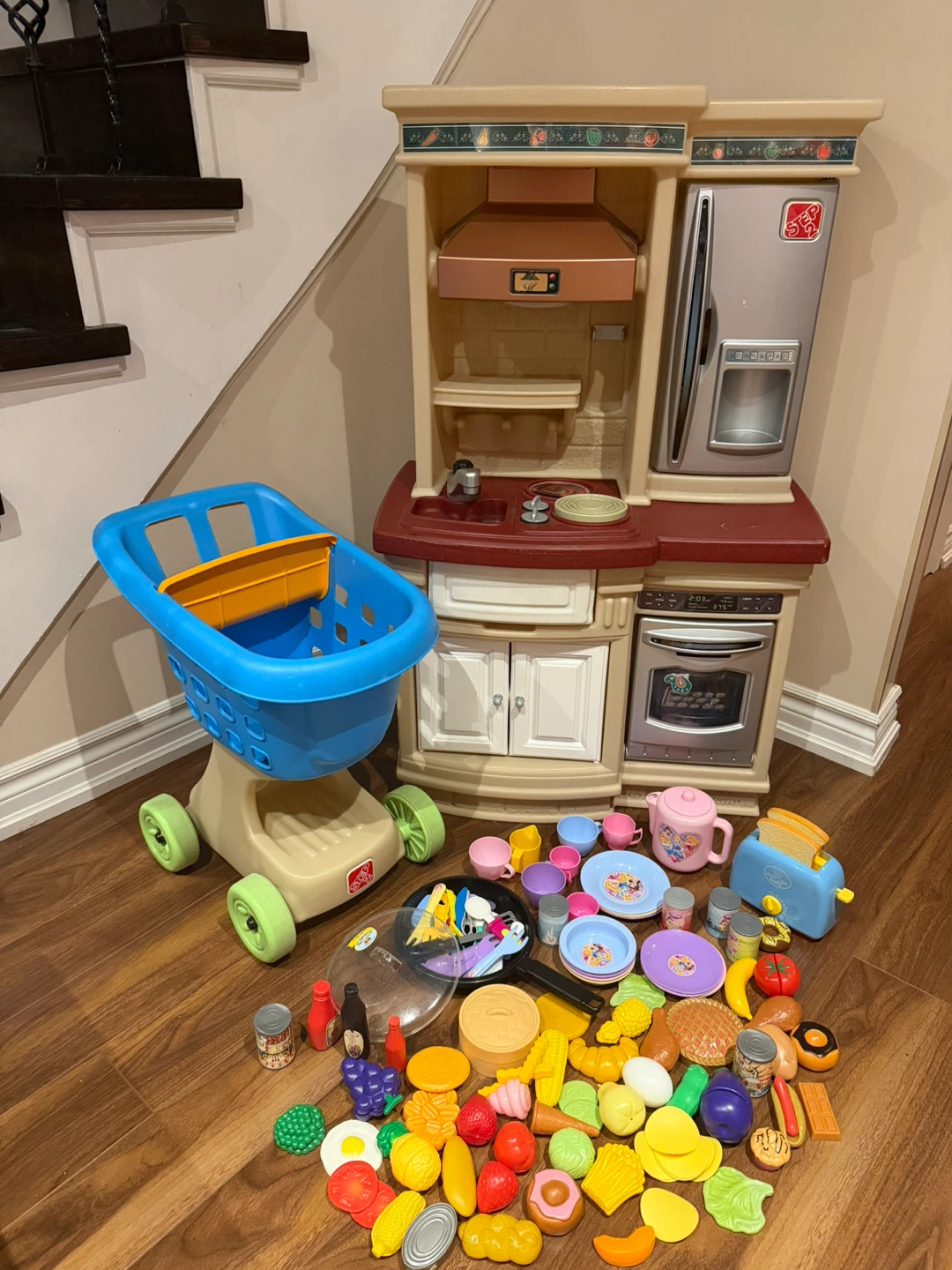 Step2 kids play kitchen with lots of accessories