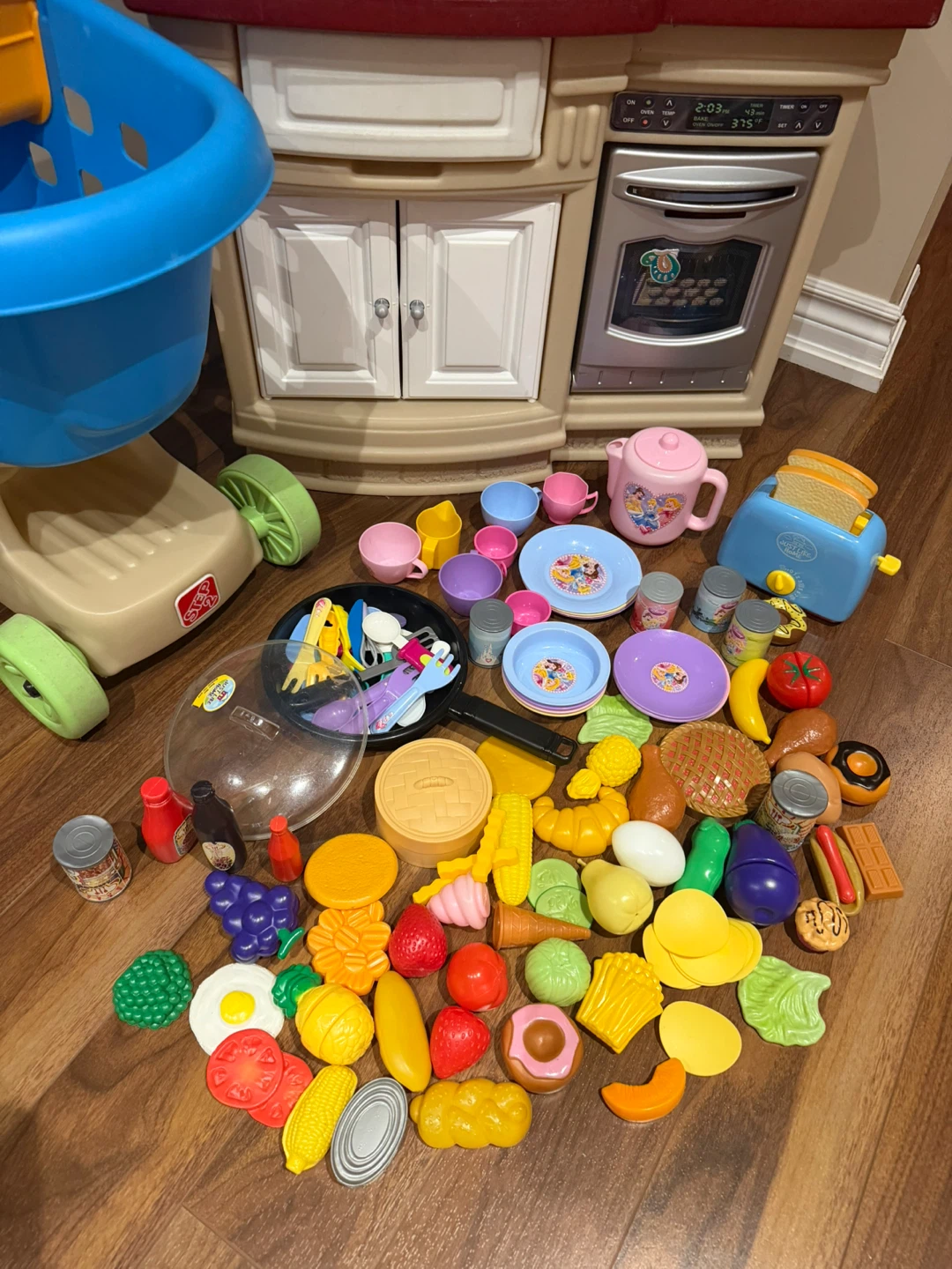Step2 kids play kitchen with lots of accessories - photo 2