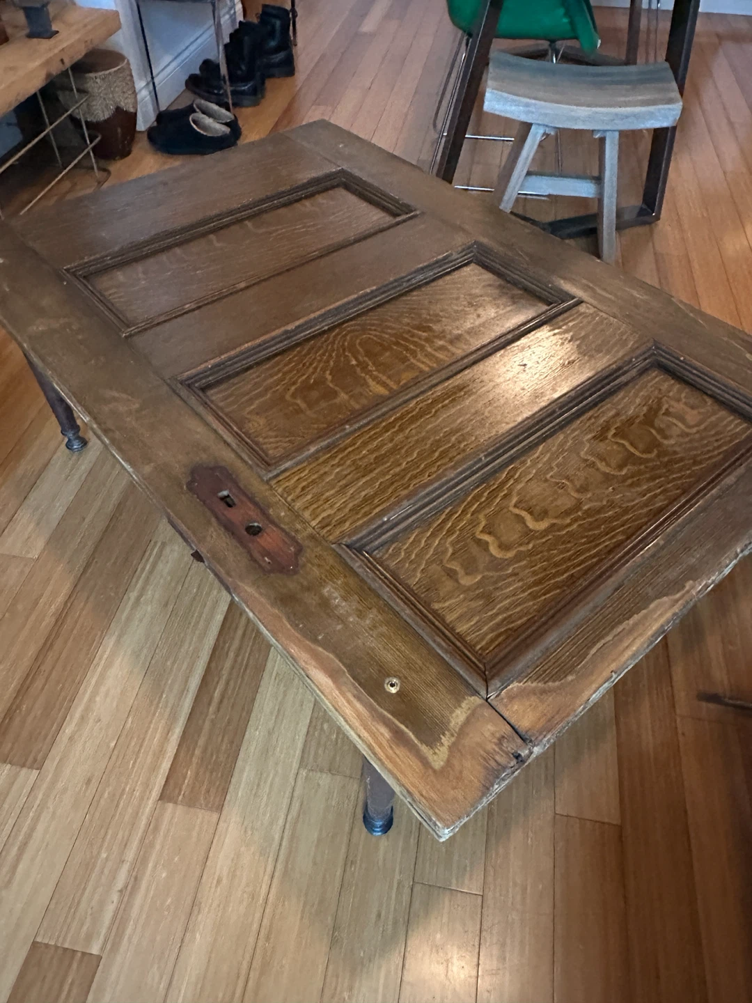 LARGE ANTIQUE OAK FARM HOUSE DOOR COFFEE TABLE vintage - photo 2