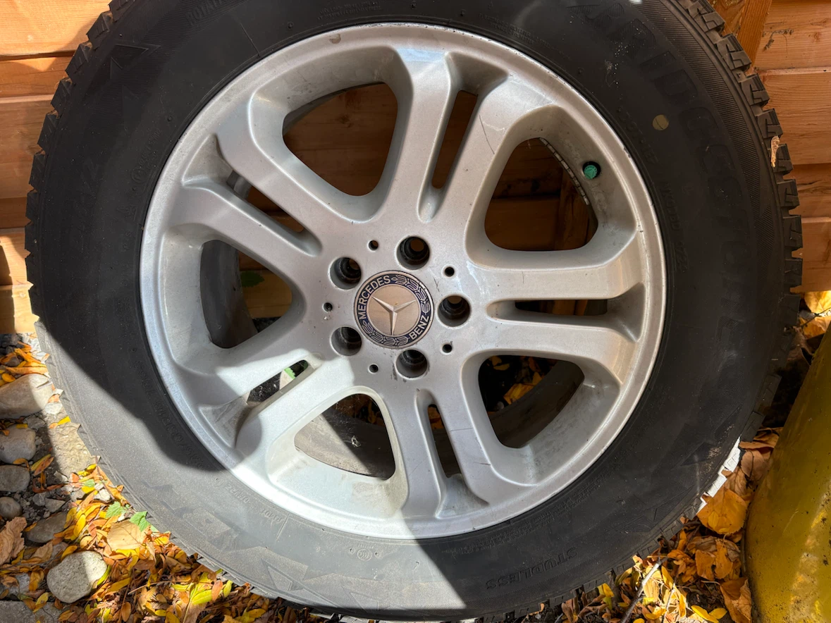 Set of 4 Bridgestone Blizzak 235/65R18 Winter Tires
