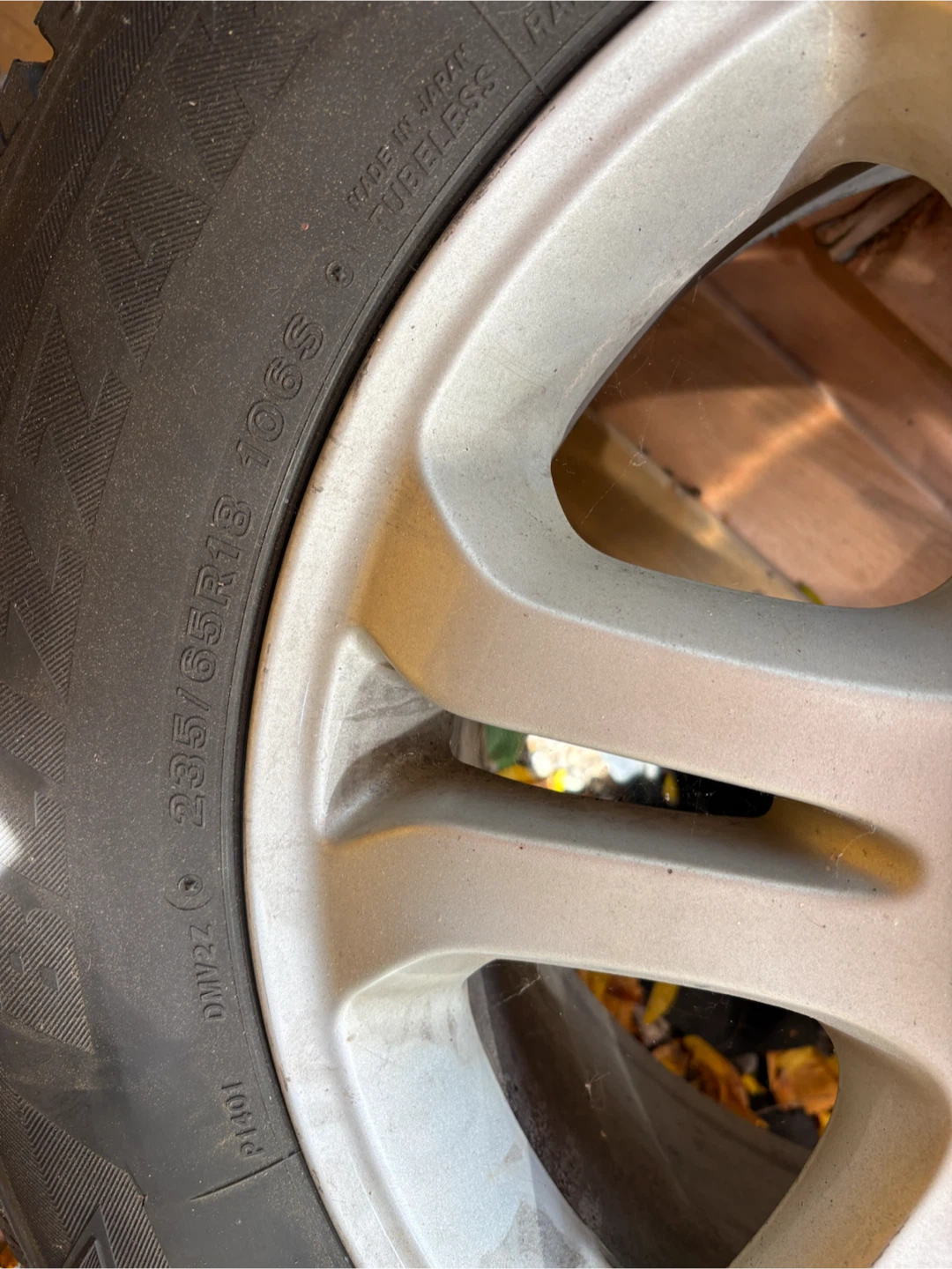 Set of 4 Bridgestone Blizzak 235/65R18 Winter Tires - photo 3