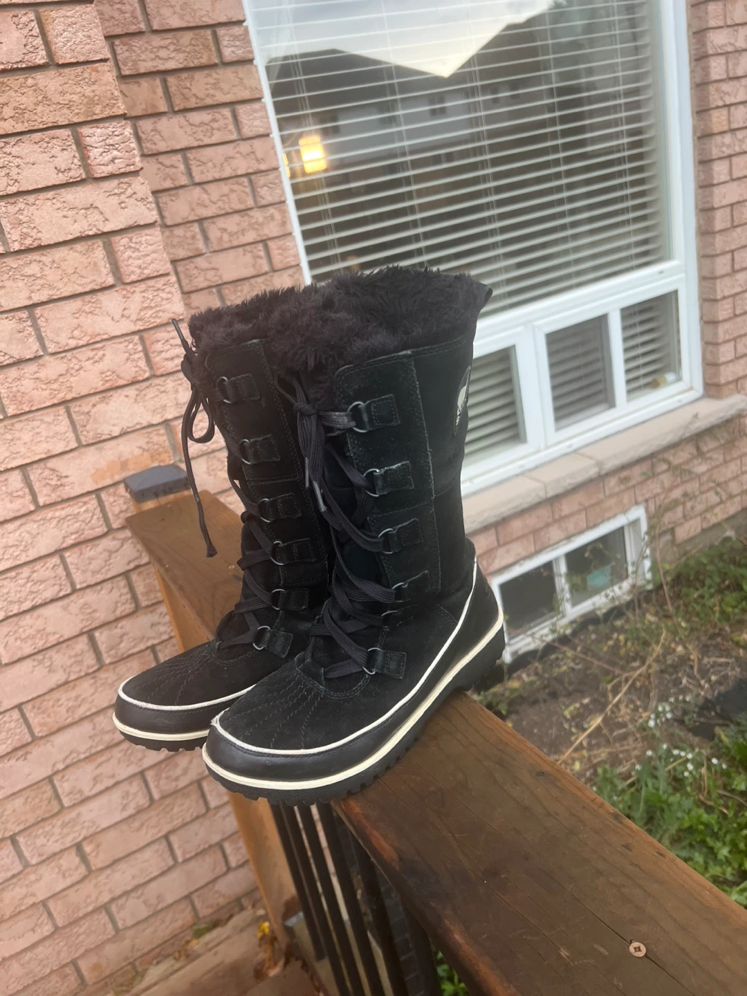 Sorel Winter Boots - Women's Size 9 - photo 3