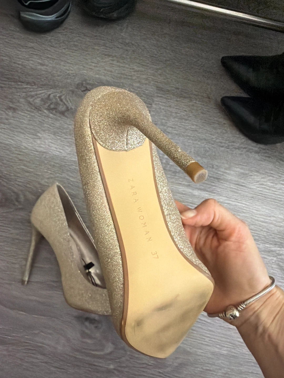 Zara Woman Gold Glitter Heels Size 37 - photo 3