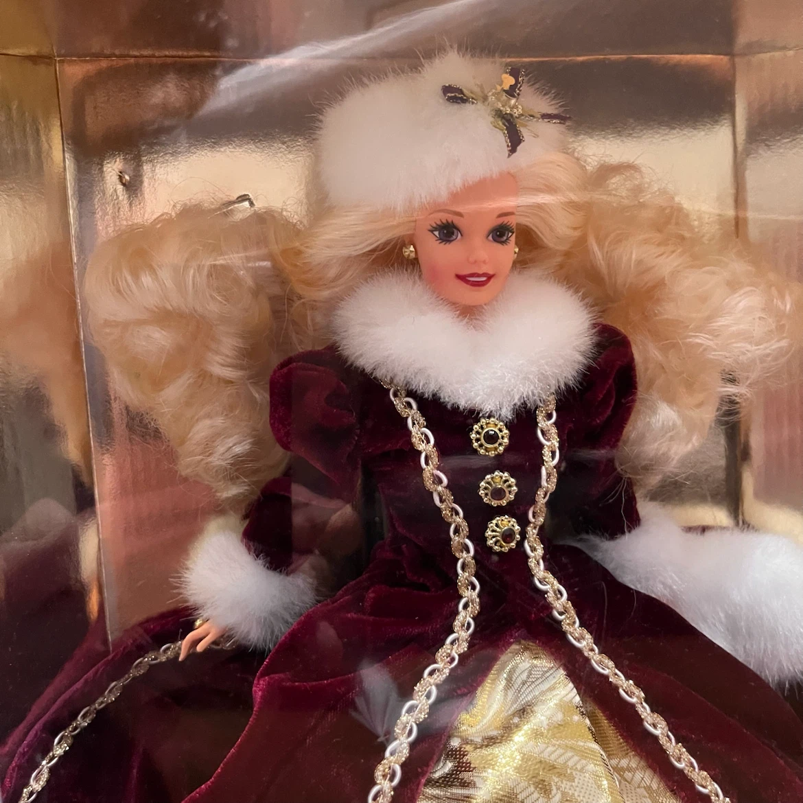 1996 Happy Holidays Special Edition Barbie (Model #15646)