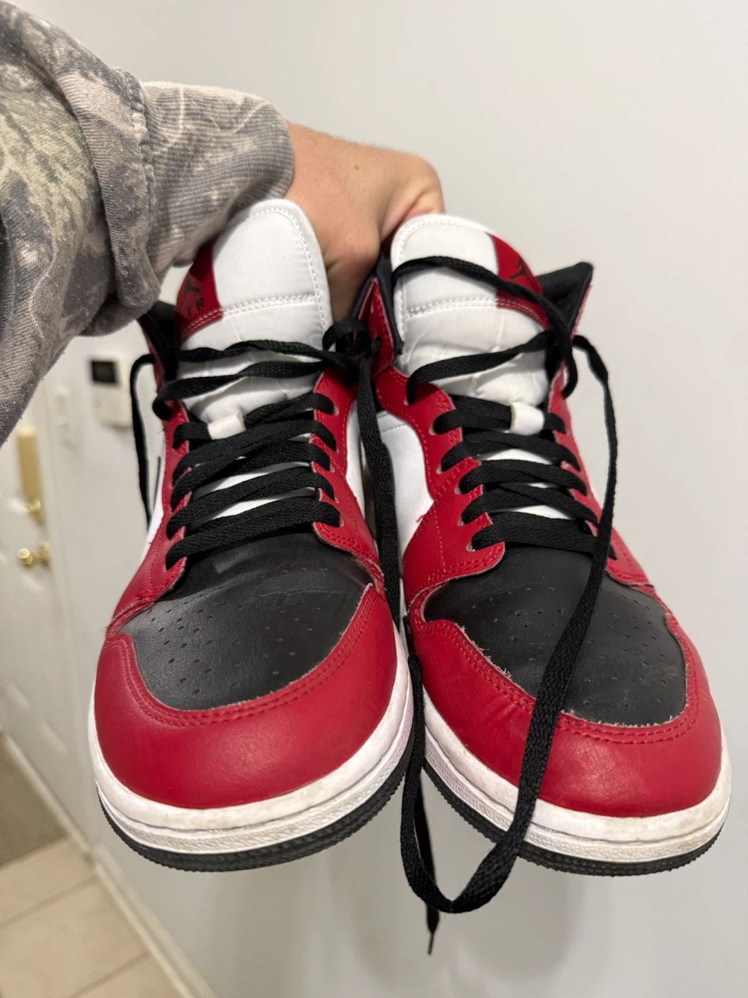 Nike Air Jordan 1 Chicago Black Toe + Crease Protectors - photo 3