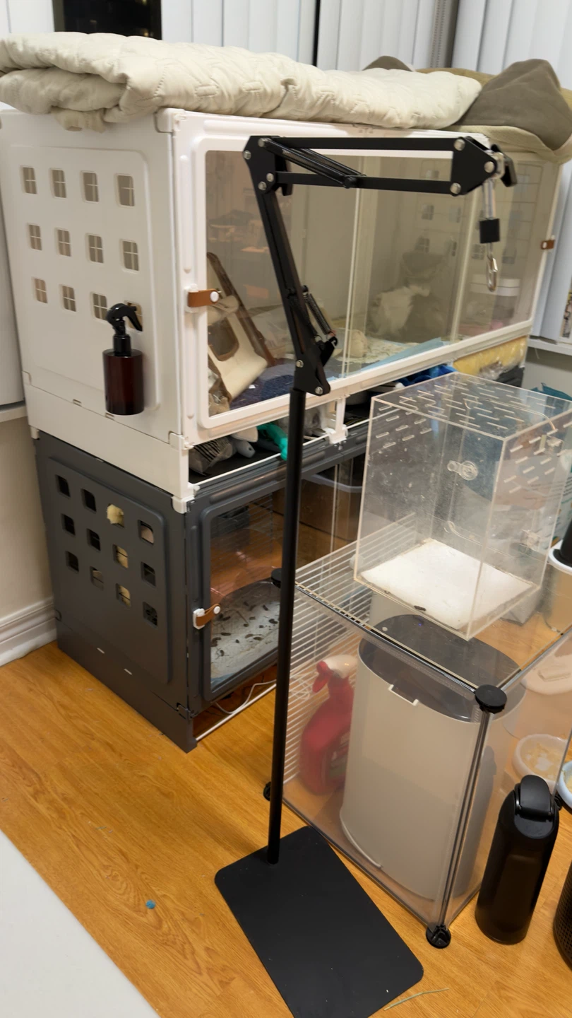 Adjustable Reptile Heat Lamp Stand - photo 2