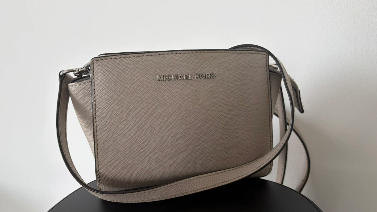 Michael Kors Selma Mini Messenger Crossbody Bag in Pearl Grey