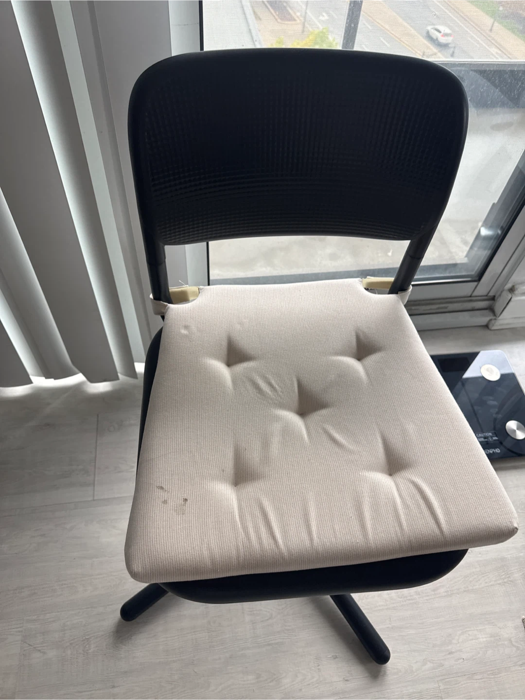 IKEA Smallen desk chair with beige seat pad