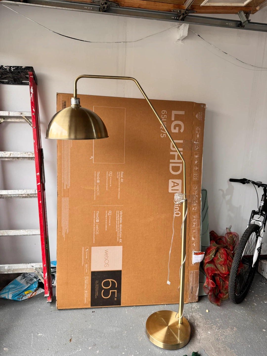 Brushed Brass Arc Floor Lamp