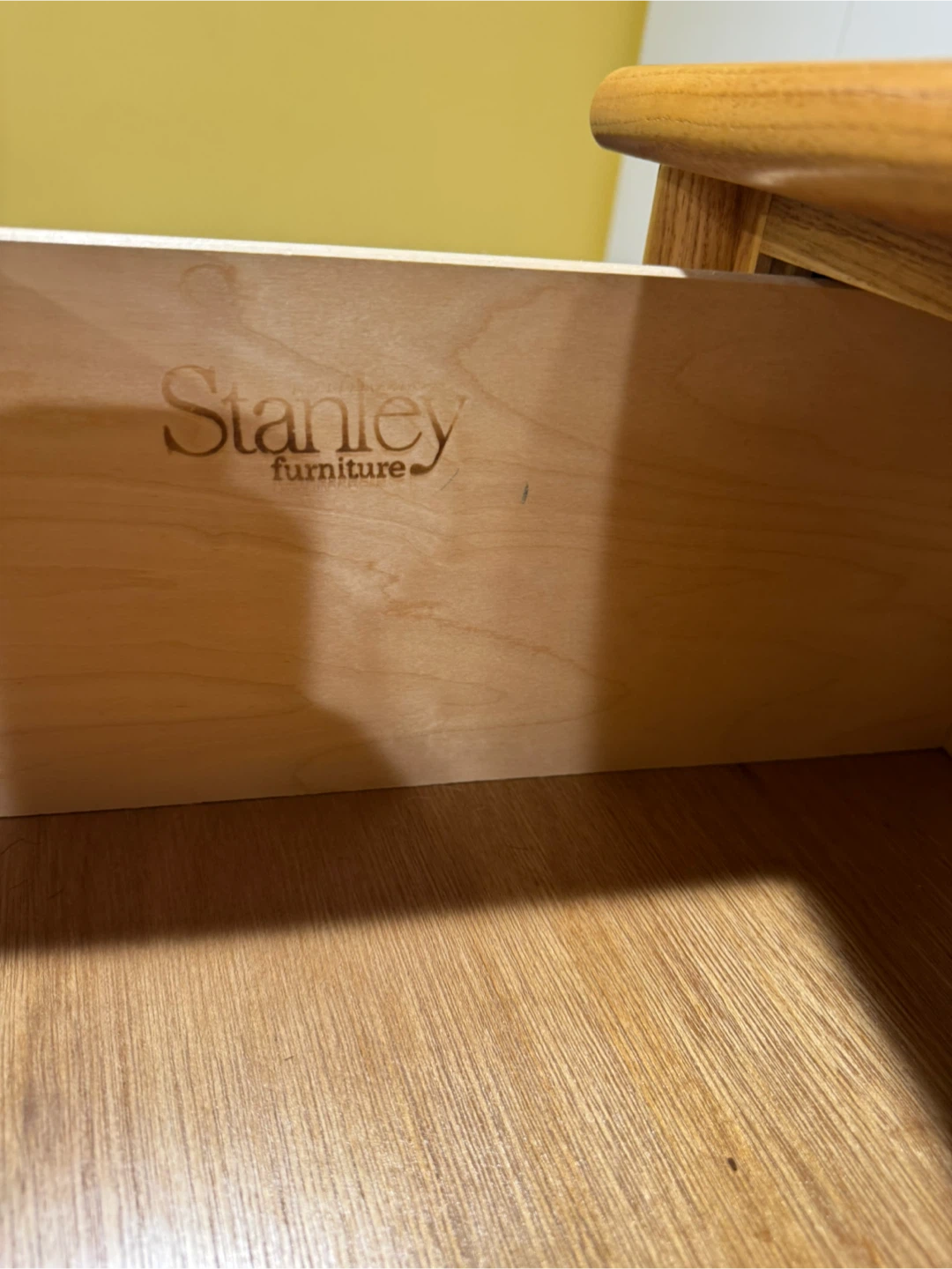 Stanley Furniture 5-Drawer Wooden Dresser - photo 4