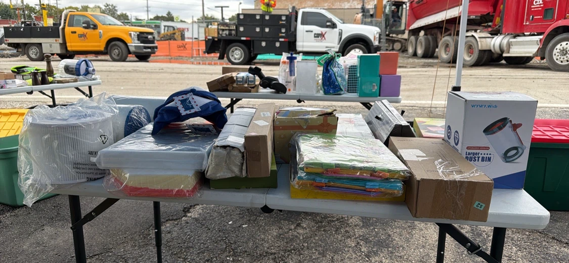 Yard sale 11241 W Grand Ave Melrose Park IL 60164 - photo 4