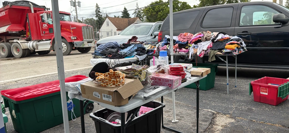 Yard sale 11241 W Grand Ave Melrose Park IL 60164 - photo 5