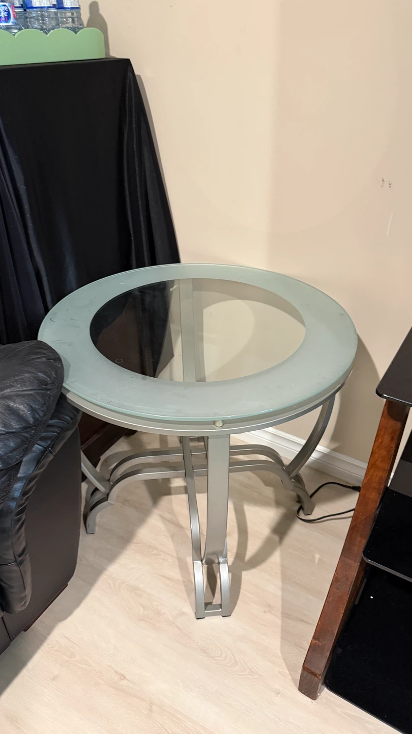 Glass top side table - photo 2