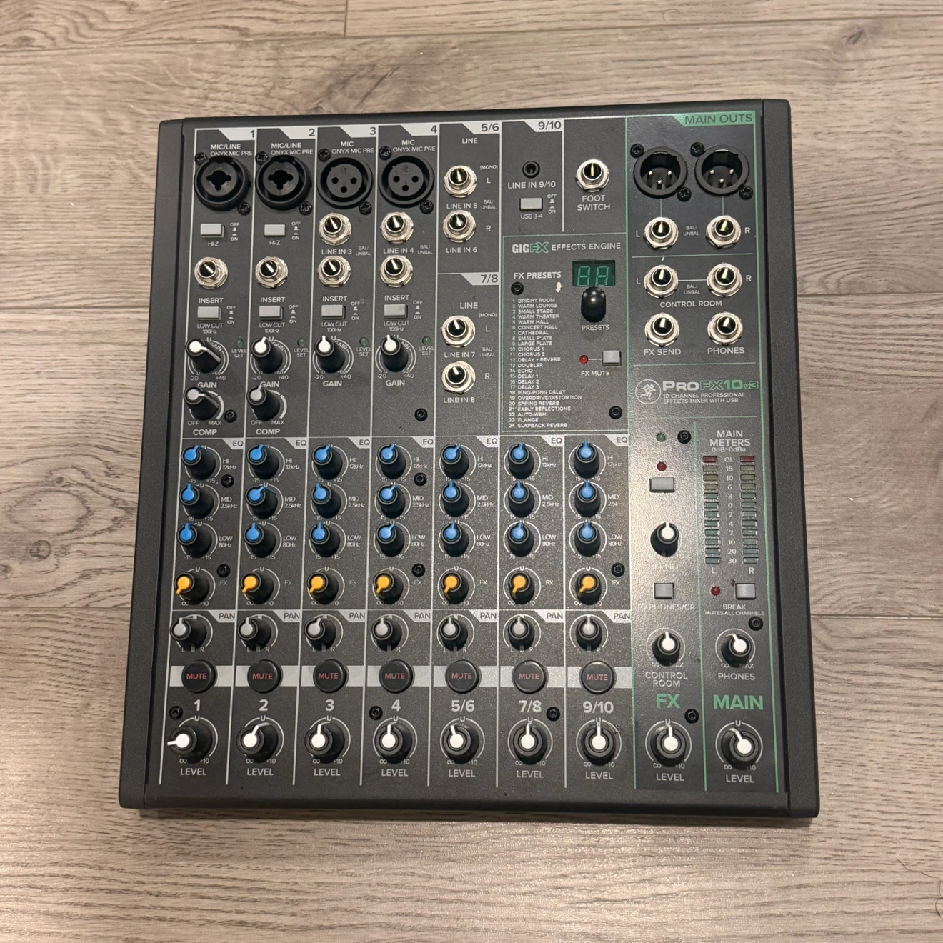 Mackie ProFX10v3 10-Channel Professional Effects Mixer